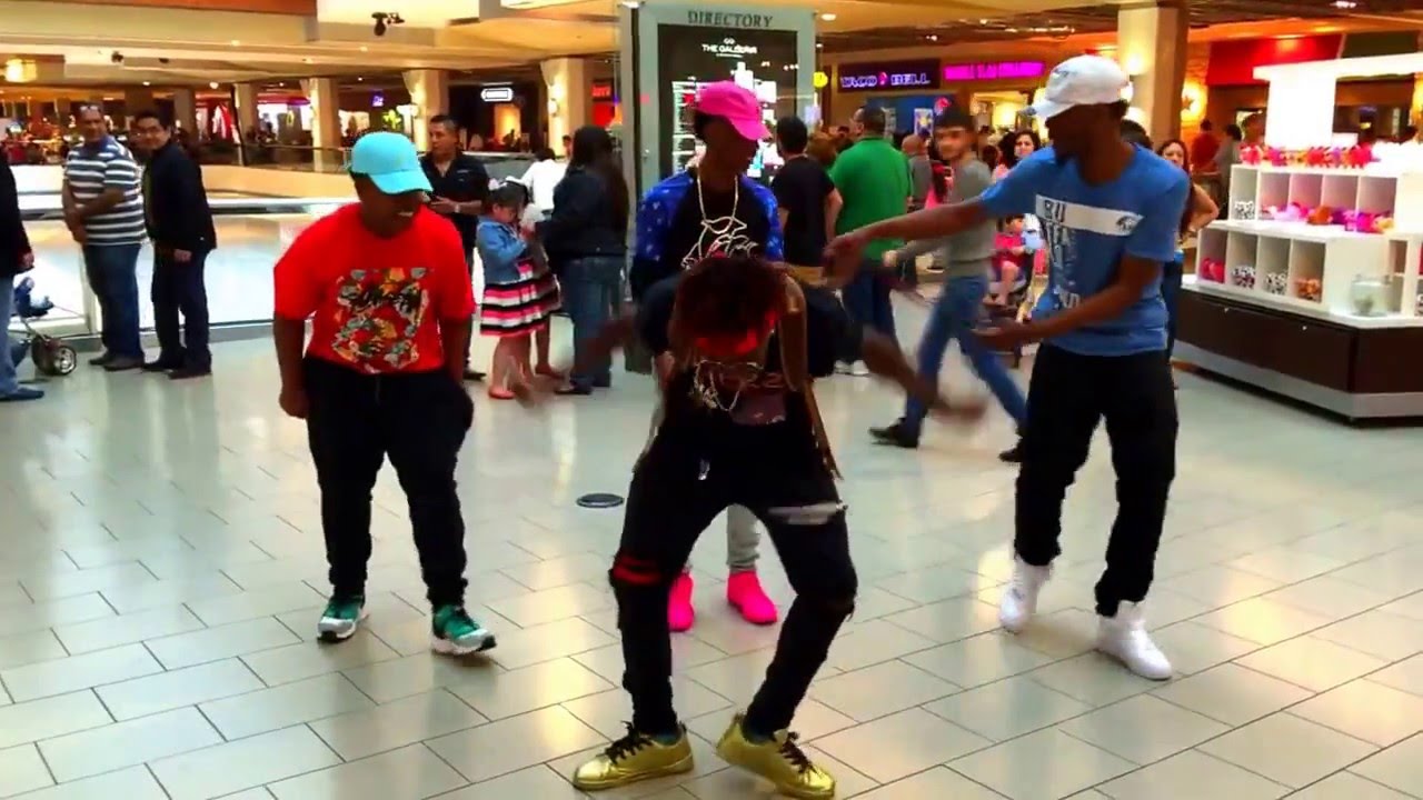 FamousDex-Drip From My Walk @AspectZavi_