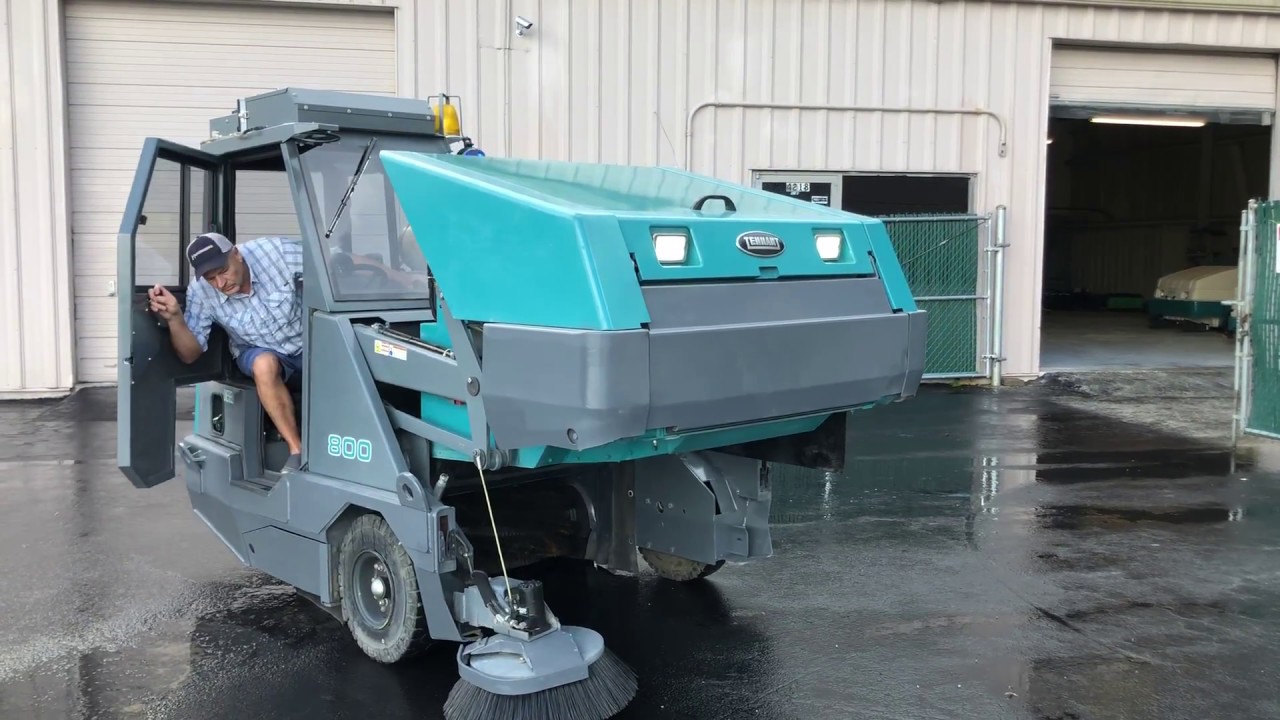Tennant 800 Turbo Diesel Sweeper
