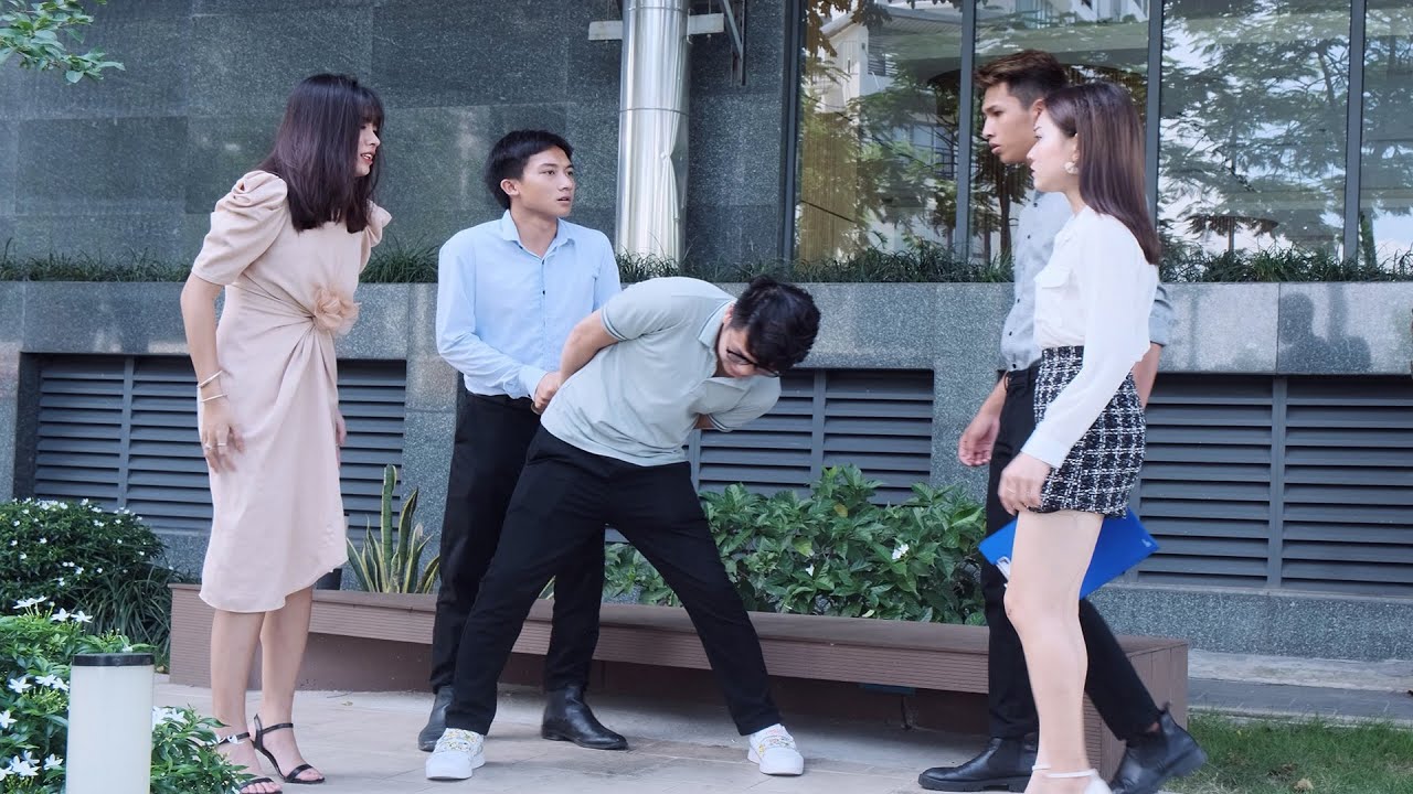 Nữ Giám Đốc Đanh Đá Bắt Em Trai Chủ Tịch Nhặt Rác Ở Công Ty Và Cái Kết - Tập 452