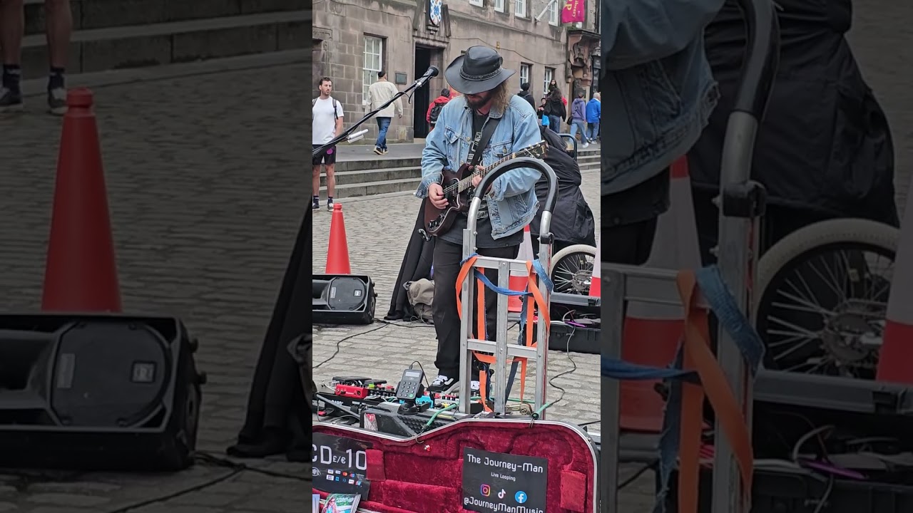 Watch until the end — this incredible street singer in Edinburgh, Scotland will give you chills. 🎤✨