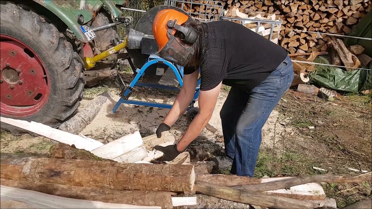 Holzsägen 08.05.2021Mit Deutz D30s und Wippsäge.