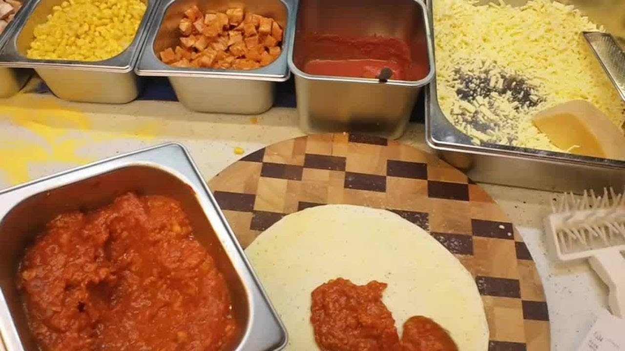 LIVE:China Street-Style Roujiamo: 肉夹馍美女街头花生酥糖Crispy Pork Burger Makin中国美食探秘卷花生酥台湾香港澳门好吃特产美女烤羊肉串good好