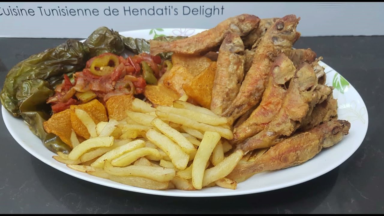Friture de petits rougets rouge مقلي بسمك التريليا