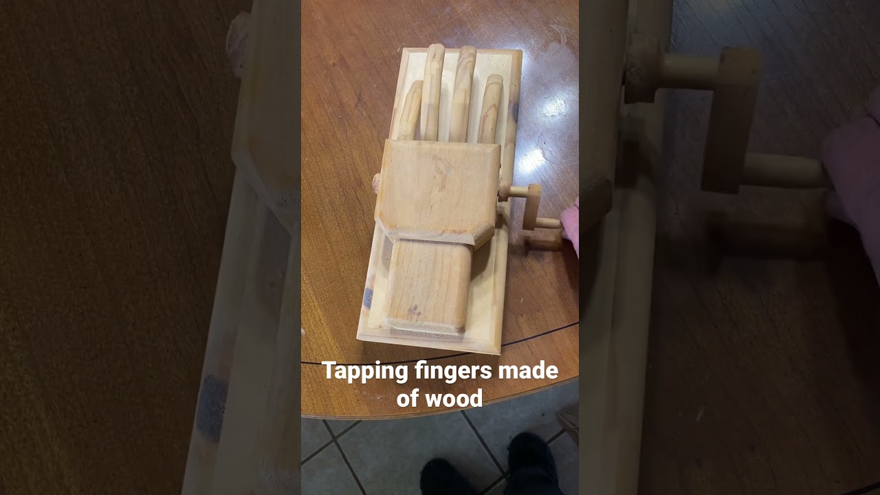 Tapping Fingers Made Of Wood #woodworking #shortsviral #shorts