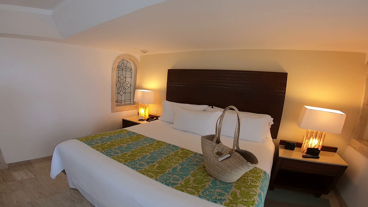 Grand Fiesta Americana Coral Beach Cancun - grand club master suite oceanfront king