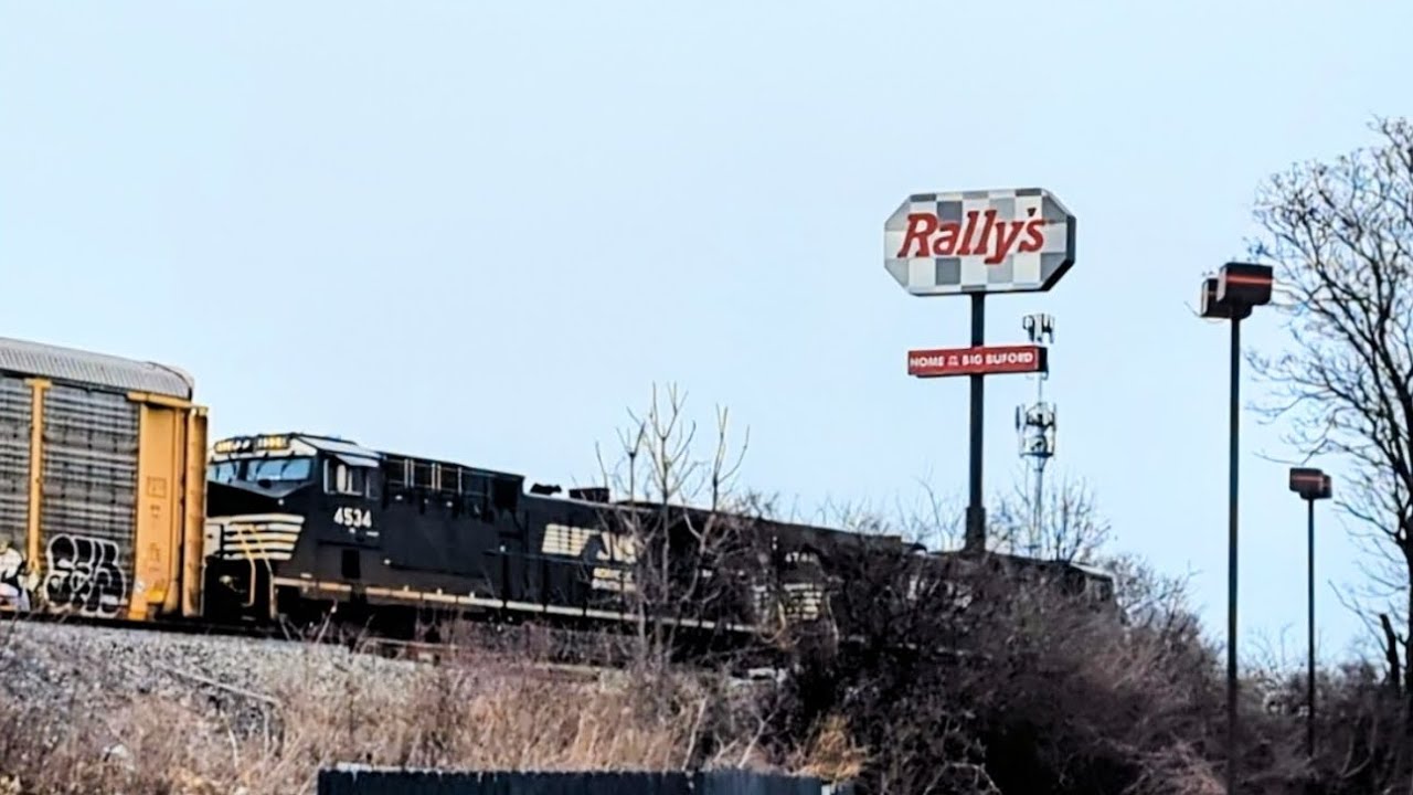 Northbound NS mixed manifest heading up CSX Cincinnati Terminal Subdivision to reach Hamilton 