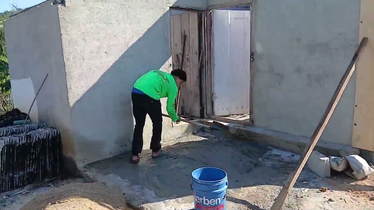 TRAVAJANDO  DE JALAR ARENA EN MI  CARITO   DE MANO 📢  JAJA 🤣 😅 🙃 😁 🙈 