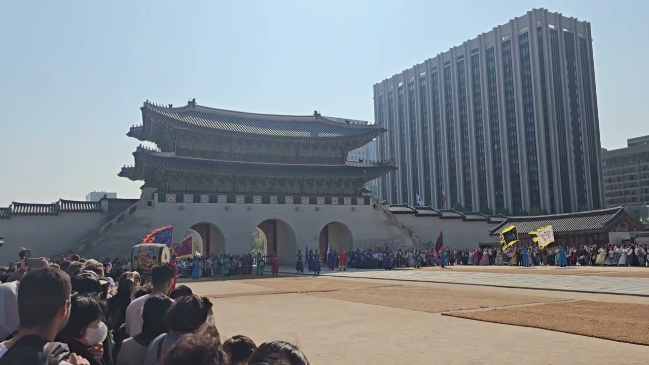 Royal Guard Changing Ceremony at Gwanghwamun Gate in Seoul, South Korea