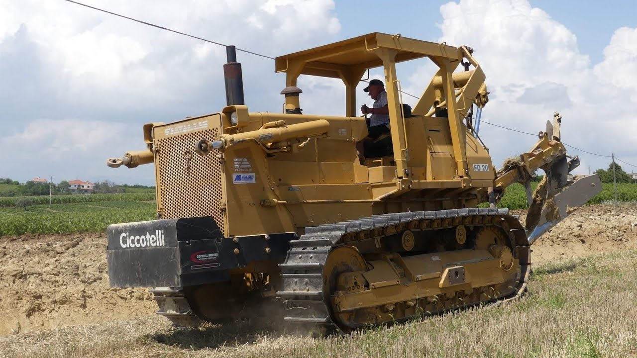 ARATURA DA SCASSO PER TRAPIANTO VIGNETO | FIAT-ALLIS FD20 + ARATRO DA SCASSO SOGEMA 95M