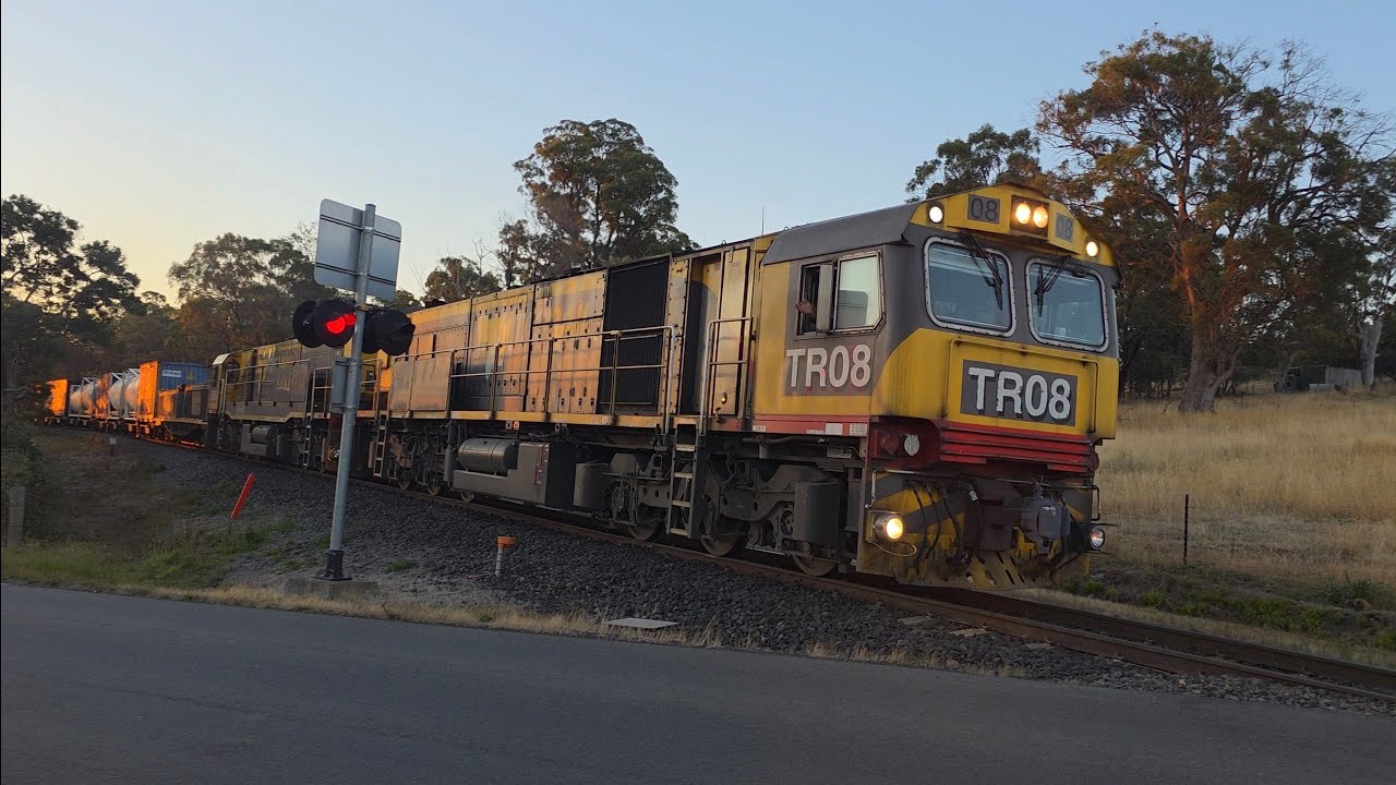 TasRail TR08 TR06 #31 train crossing Perth Mill Road