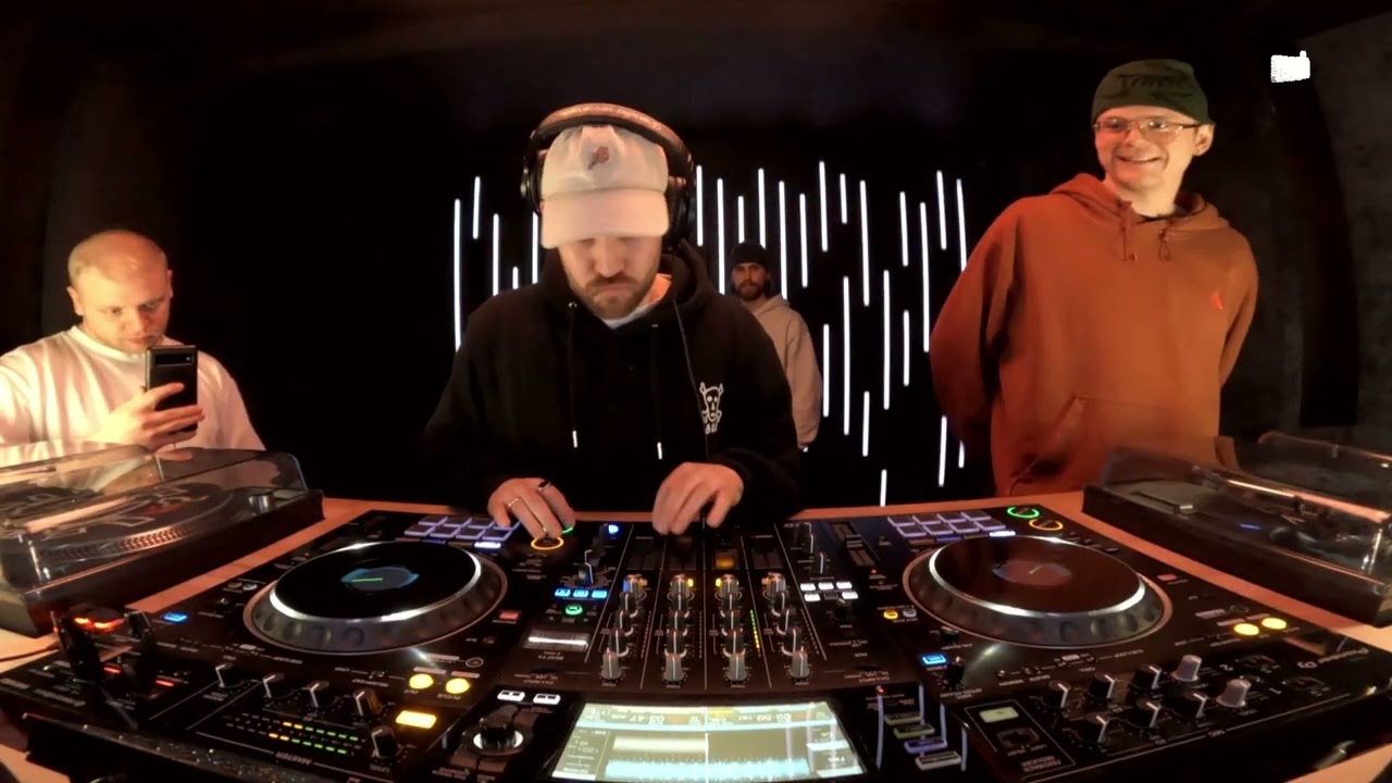 Funktional + JCROW – 2026-02-08 – Mesh Radio