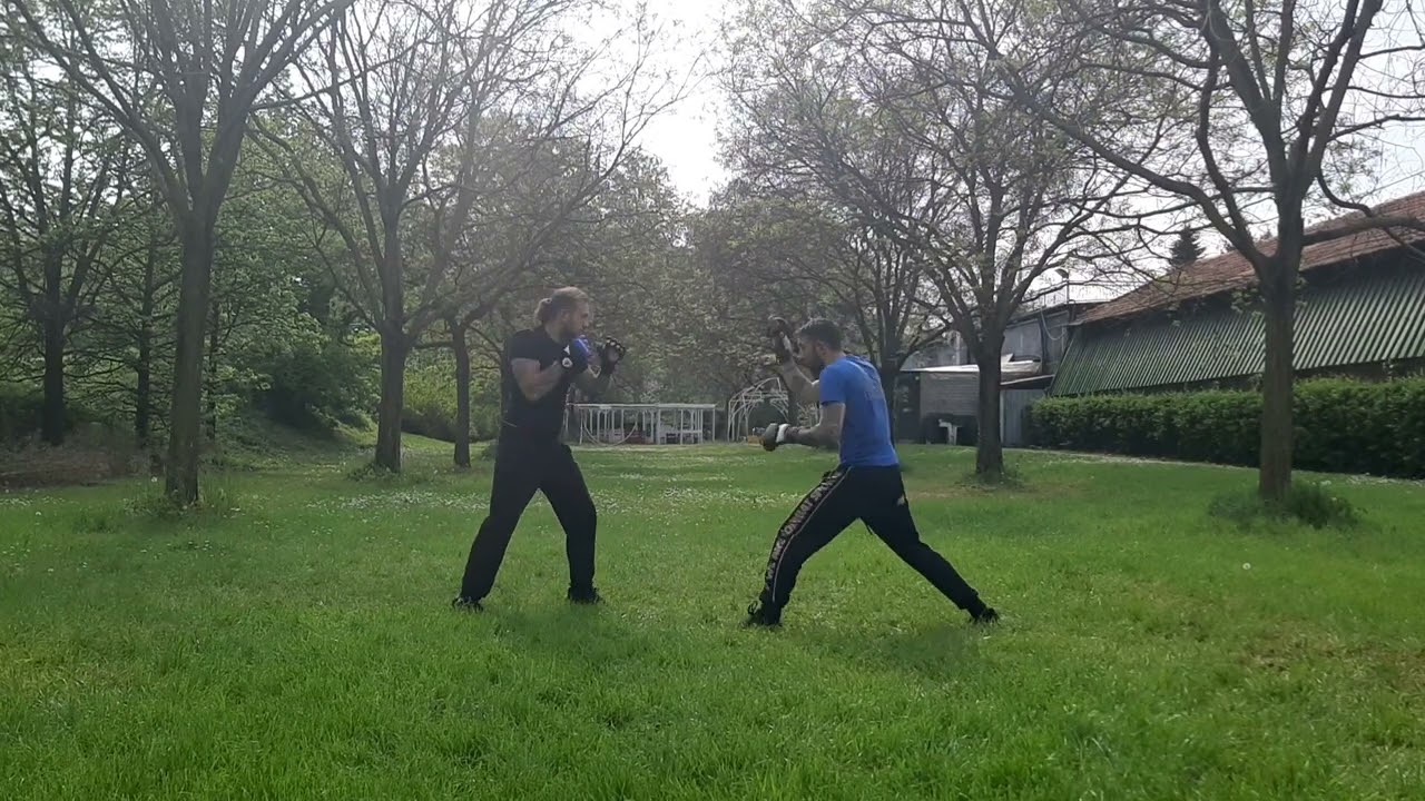 KOMBATAN PANANTUKAN SPARRING