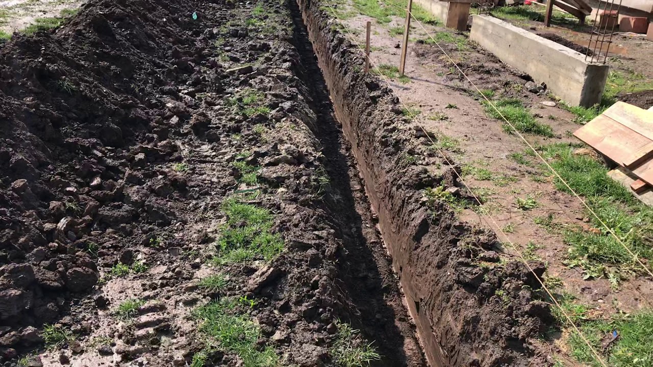 Bobcat E19 digging