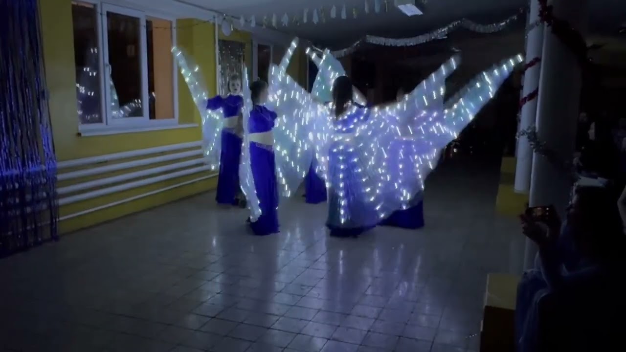 Avatar ve Víceměřicích  - choreografie s LED křídly