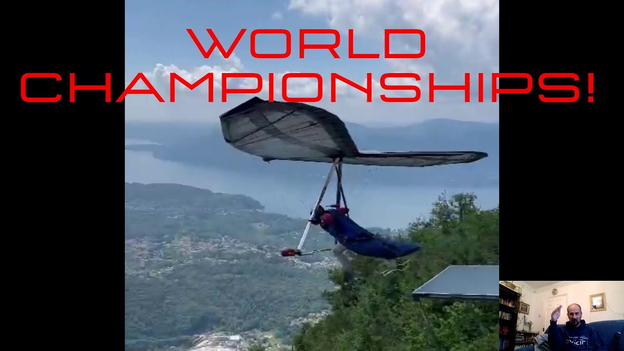 How do hang gliding competitions work?