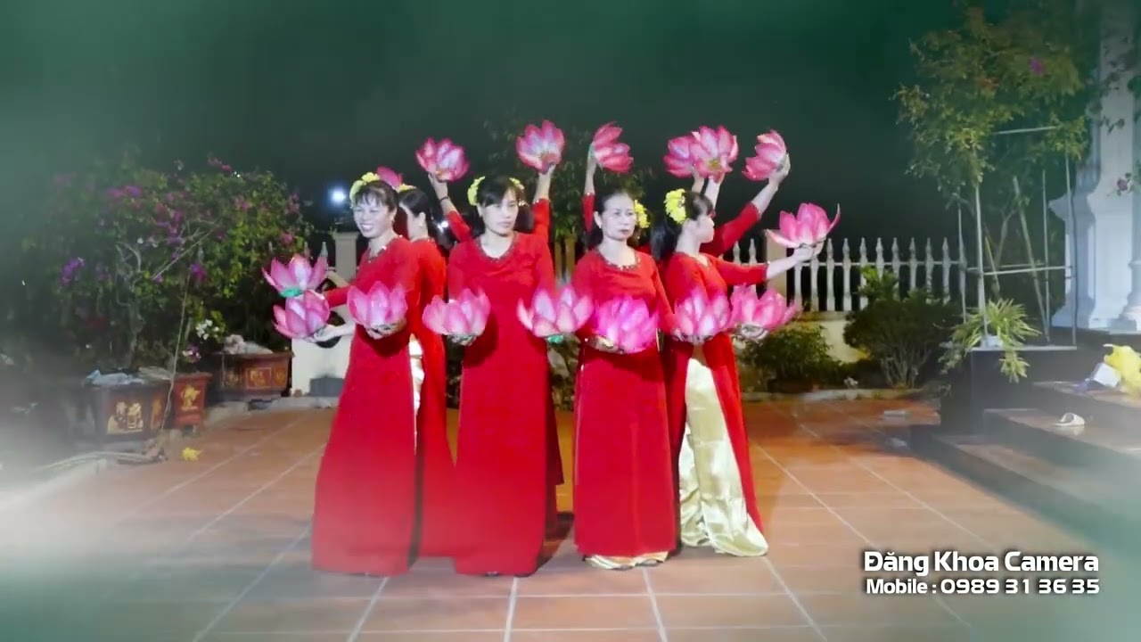 MÚA ĐẸP CON LÊN CHÙA DÂNG HOA Dân Vũ Đông Vinh