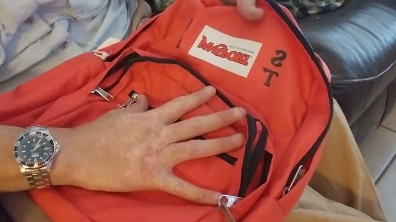 Unbox review Stranger things backpack.