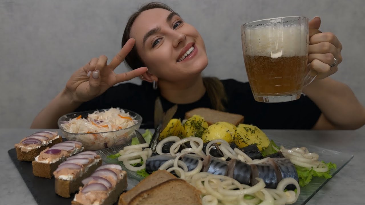 МУКБАНГ | СКУМБРИЯ | КАРТОШЕЧКА | КВАШЕНАЯ КАПУСТА| первая ТЫСЯЧА ❤️