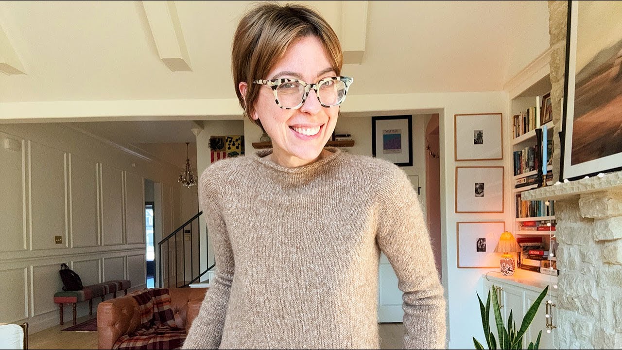 I embroidered my Petite Knit sweater (+ I knit some COLORFUL socks!)
