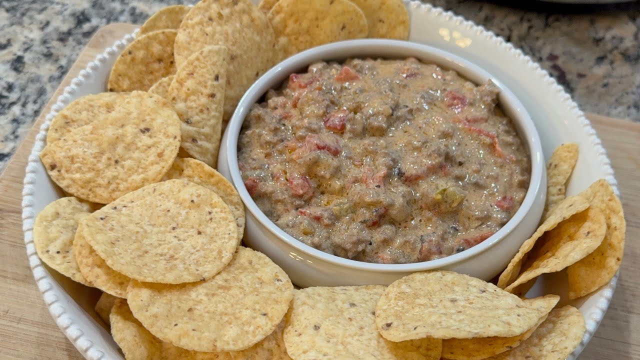 Yummy Ground Beef Taco Dip! Perfect for Tailgating, Parties, and so much More!
