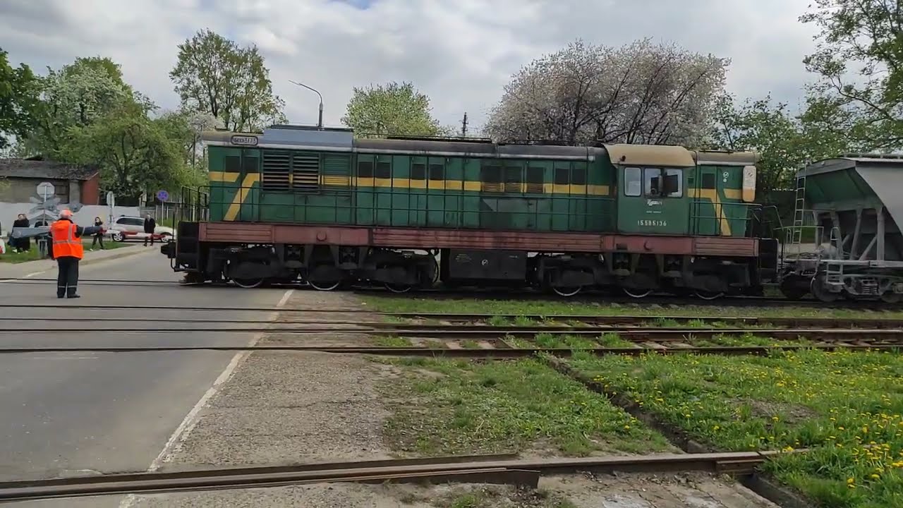 BY🇧🇾 ЧМЭ3-3173 с хопером следует от БЦК мимо вагоноремонтного завода 26.04.2024