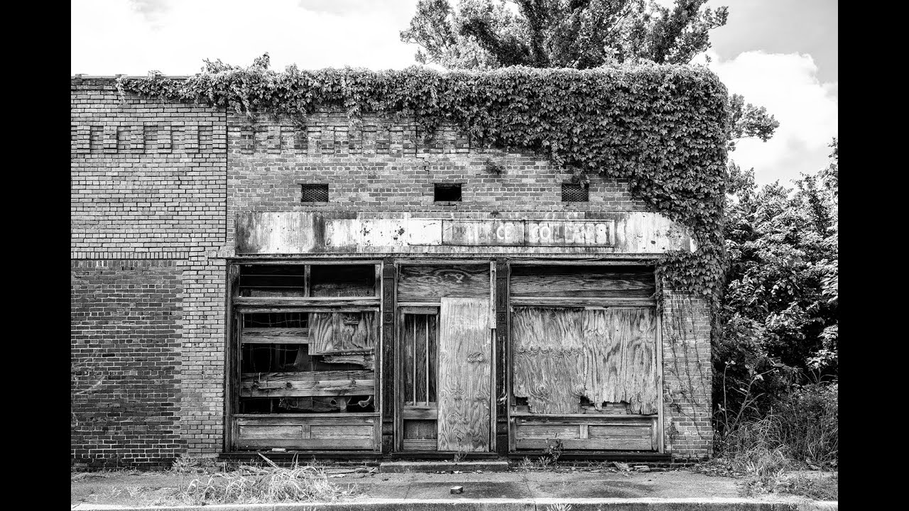 Abandoned Old Storefront in Clarksdale Mississippi | Black and White Photography