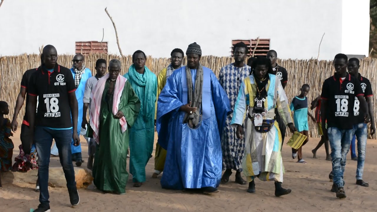Visite de Serigne Aïdara MBACKE Moukaramou 244 à keur Amadou Yalla...