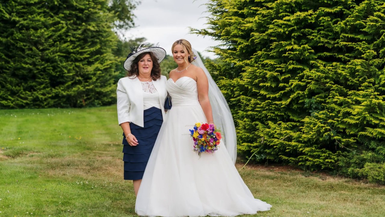 Wedition's Guide to the Mother of the Bride's Responsibilities