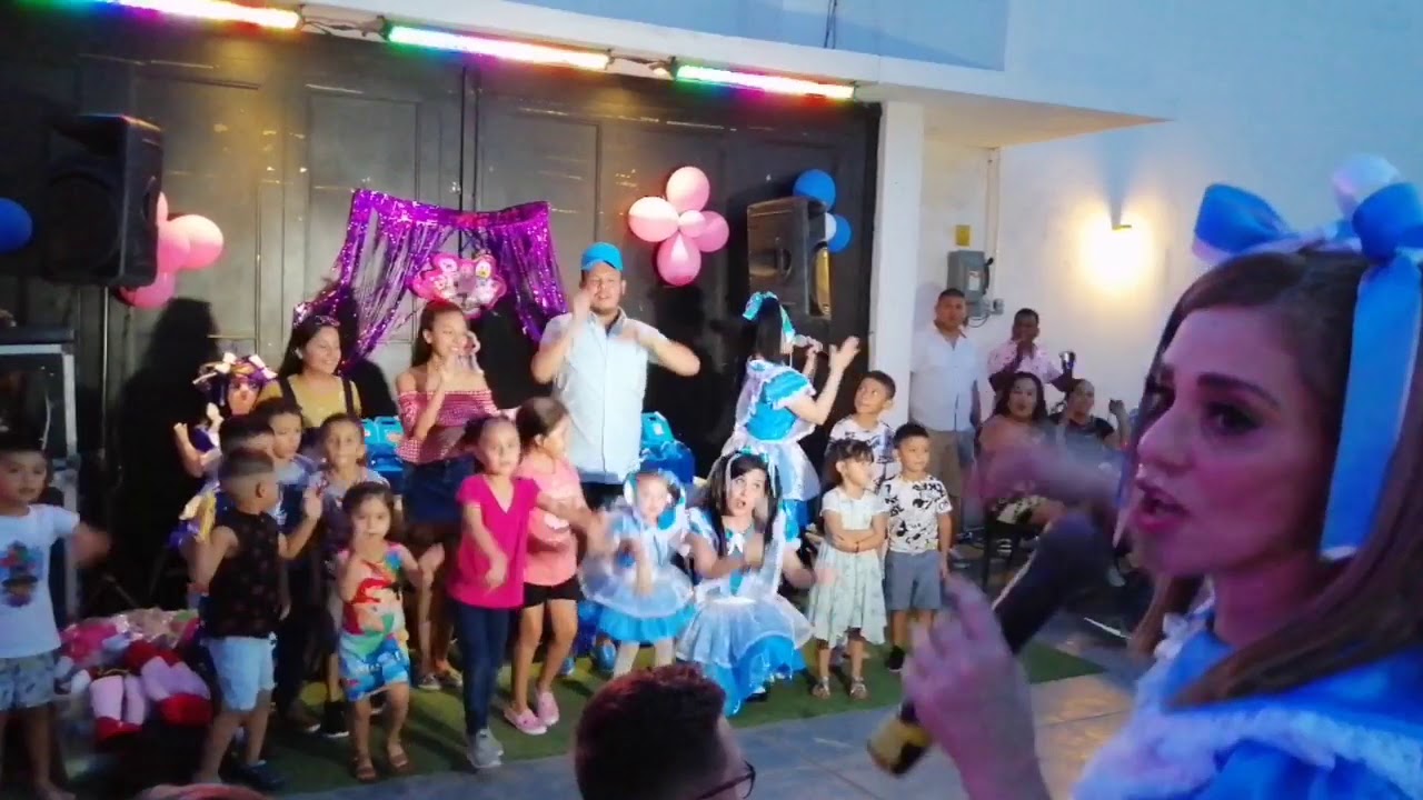 Fiesta con las muñequitas Elizabeth