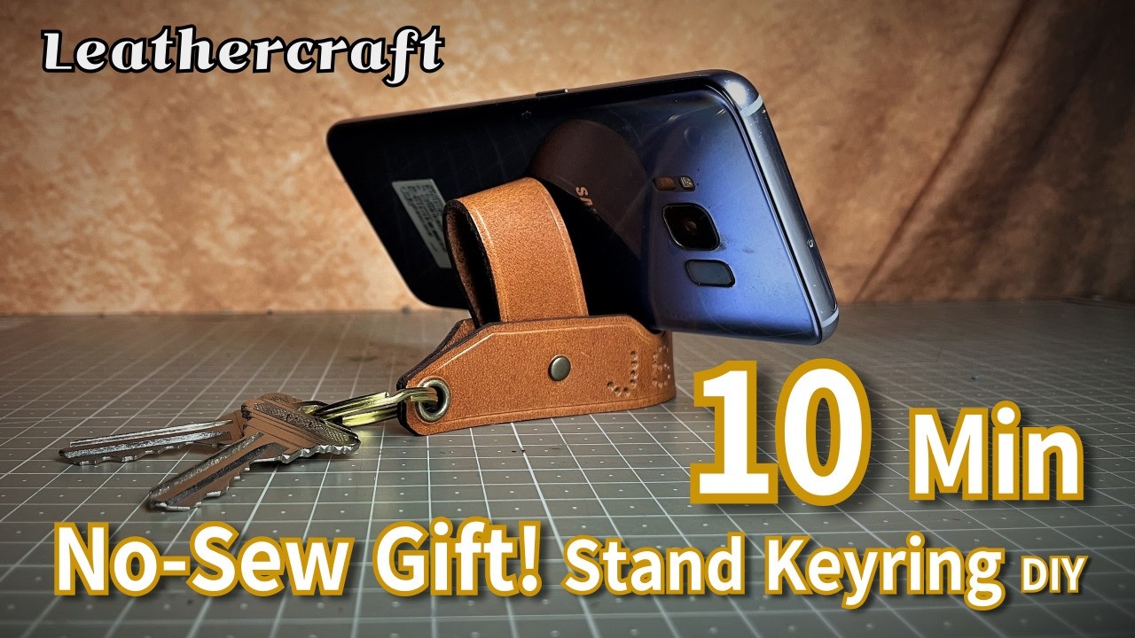 Leather DIY: The Best Gift with our Personalized, No-Sew Stand Keyring Pattern.