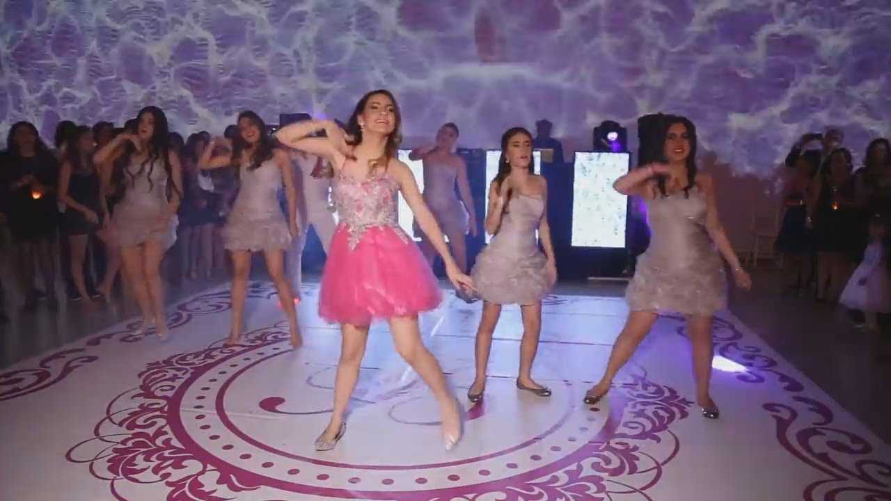 Abertura da Balada Dança com Amigas Festa 15 Anos - Espaço Milla