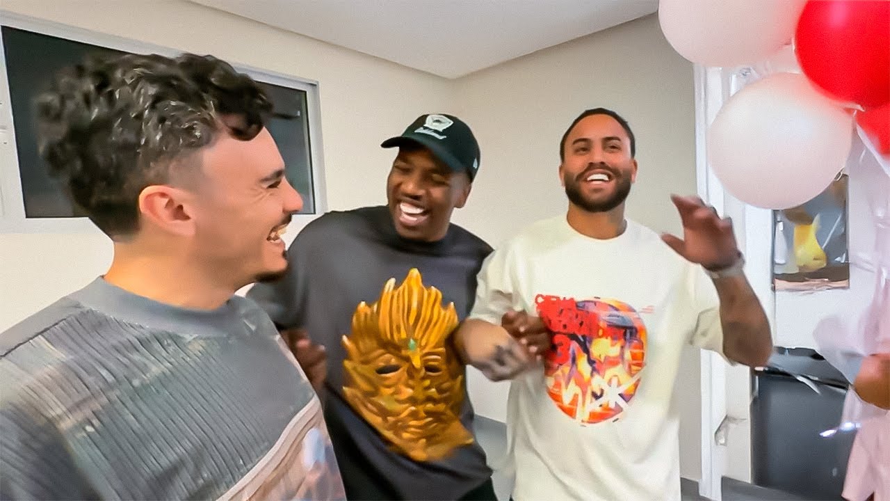 MARCOVE E FONTINNELE CHEGARAM DE SURPRESA NO ANIVERS&Aacute;RIO