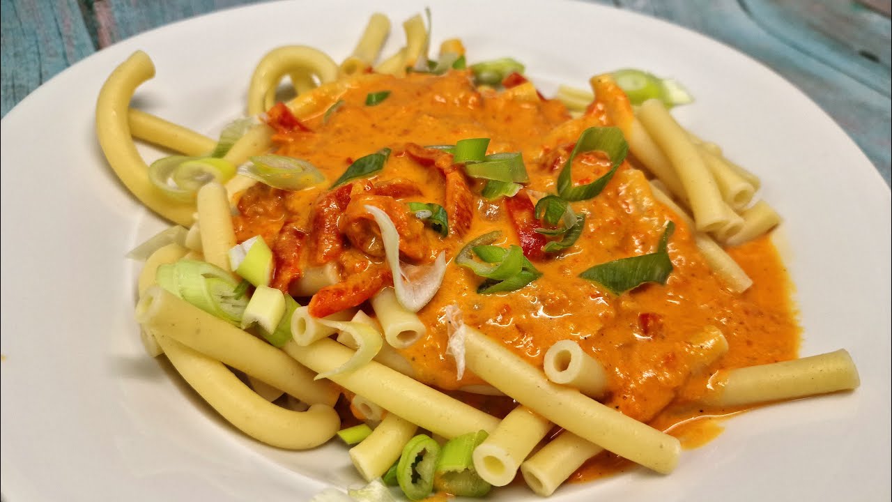 Thermomix®  TM6 - TM5 - TM31  Makkaroni mit Paprika-Frischkäse-Sauce