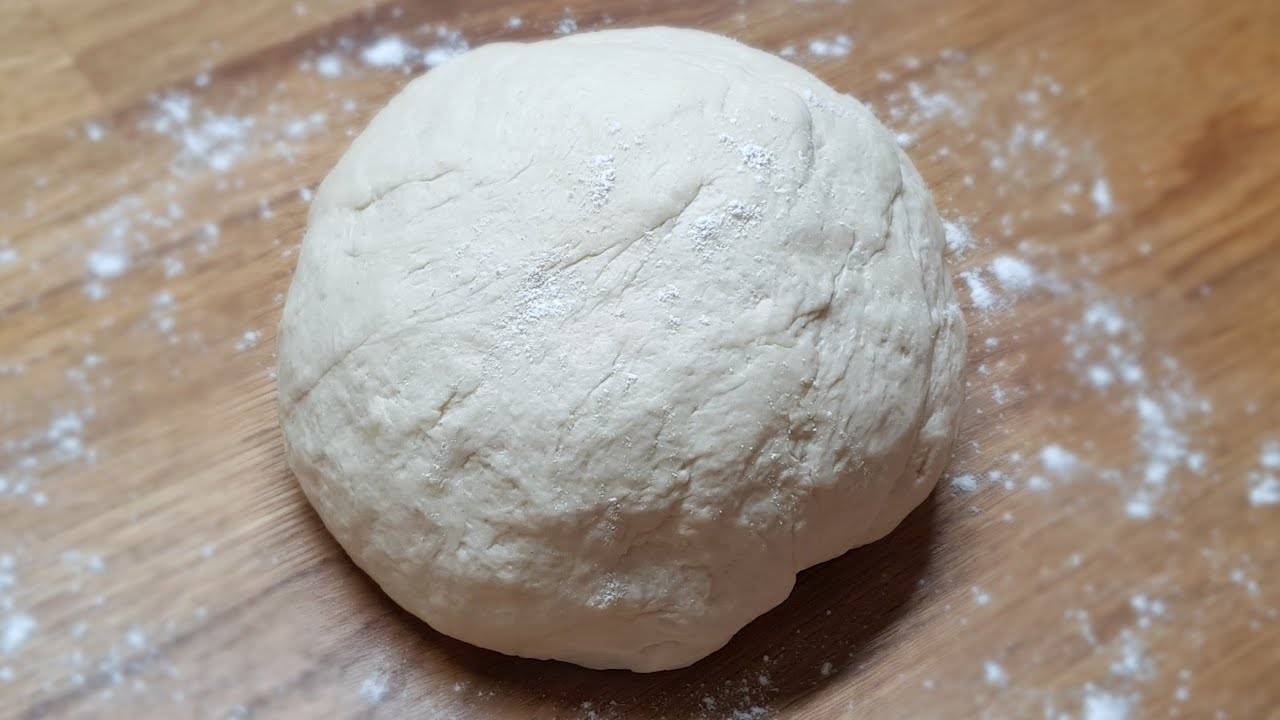 Masa base para Coca y Pizza. Preparación fácil y sencilla.