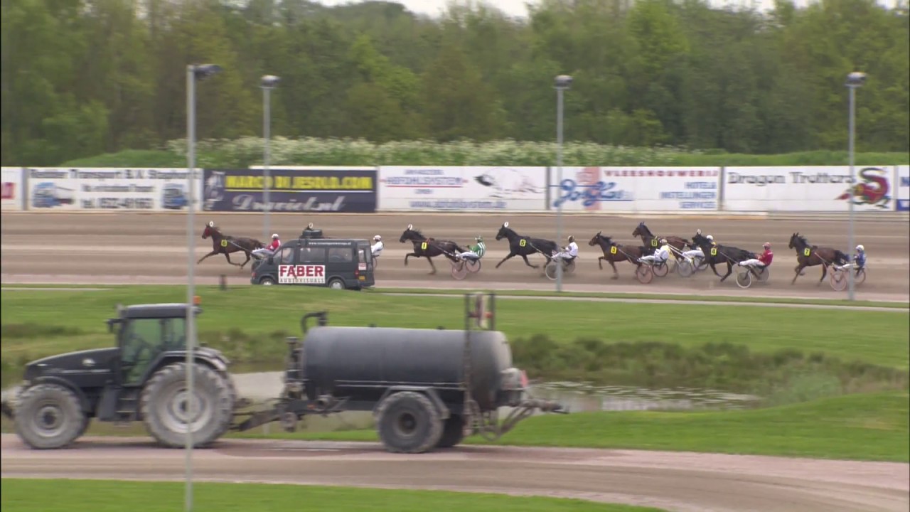 Victoria Park Wolvega 13-5-2017 KOERS 1 VINOCHKA - JOS VERBEECK