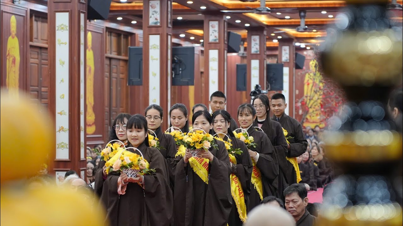 DÂNG HOA CÚNG PHẬT & LỜI TRI ÂN CHƯ TÔN ĐỨC TẠI CHƯƠNG TRÌNH GẶP NHAU CUỐI NĂM CHÙA LƯƠNG PHÚC 2026