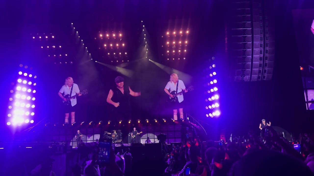 ACDC - São Paulo 28/02/2028 (grade) - You shook me all night long