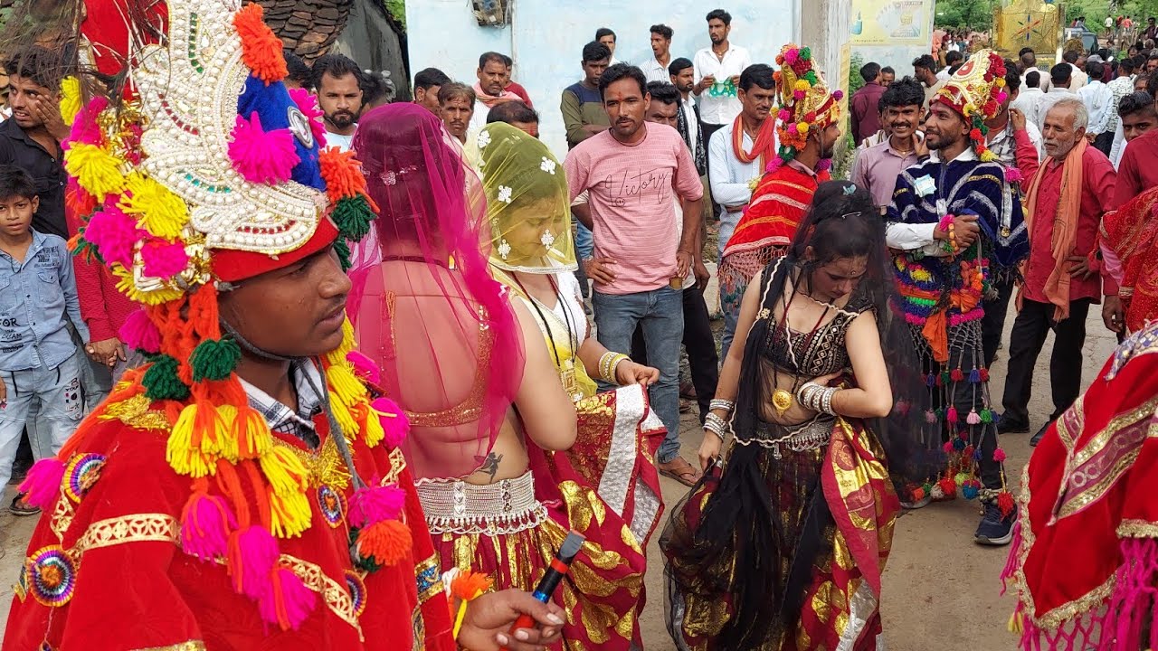 देशी#राई डांस // ऐसी आ रही हिलोर पंखा होते तो उड़ जाते // रमेश विश्वकर्मा की राई Bundeli#Rai#lokgeet