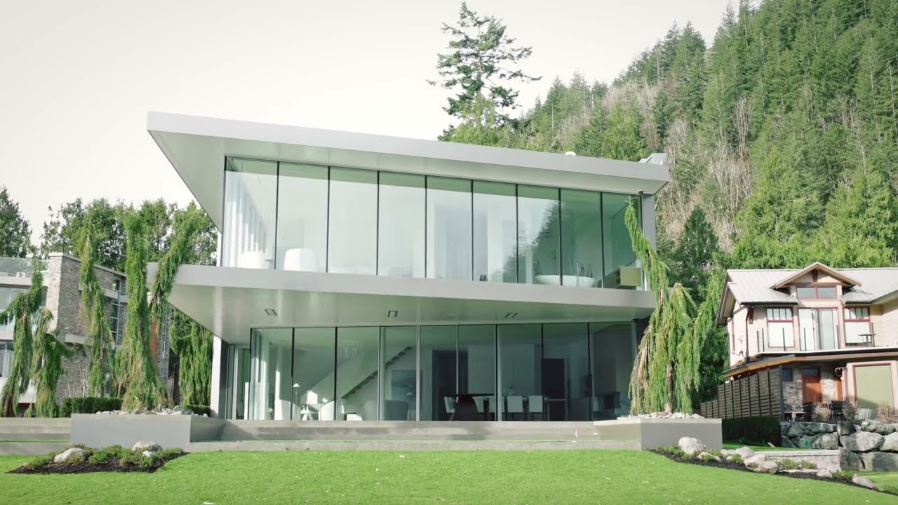 Experience Luxury Lakefront Living