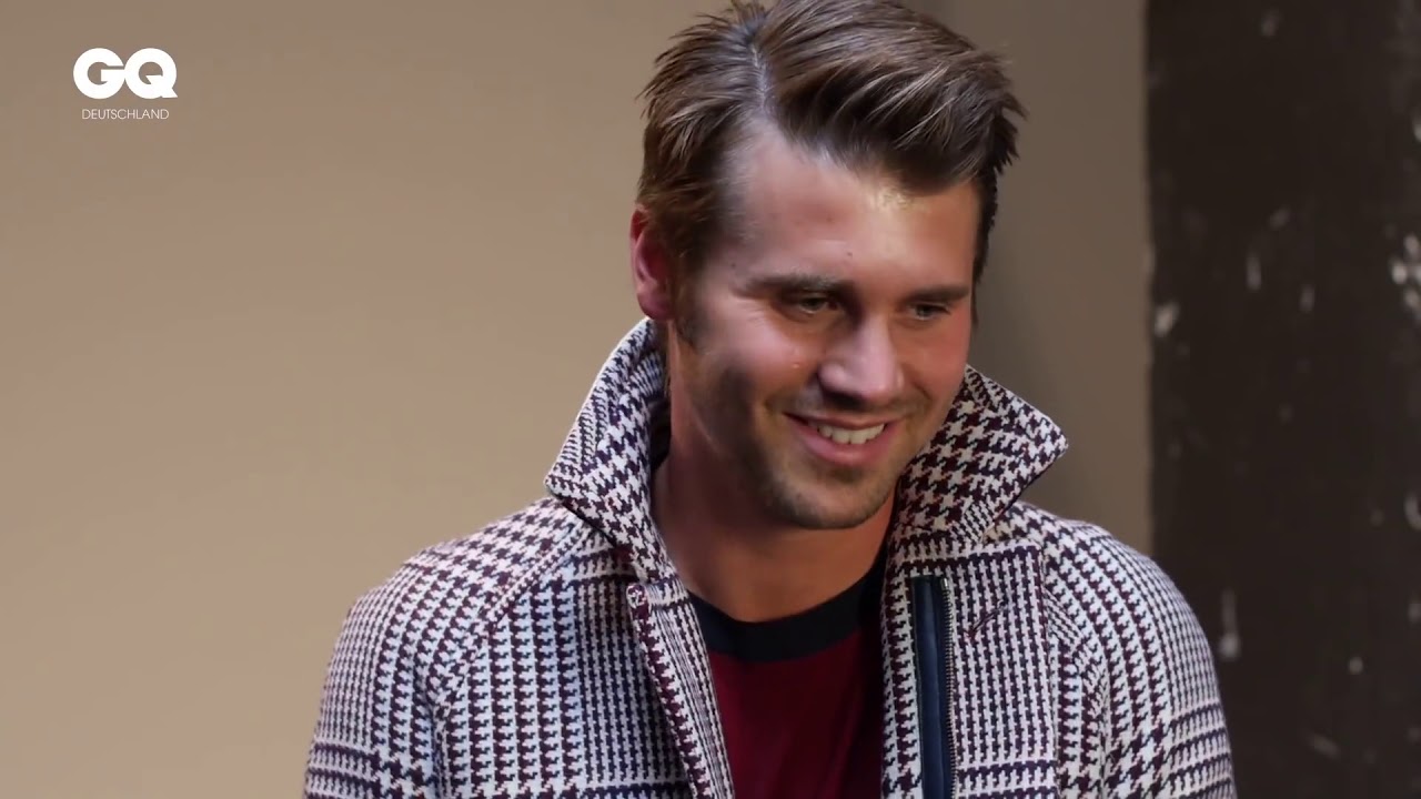 Thore Scholermann backstage at the GQ Shooting