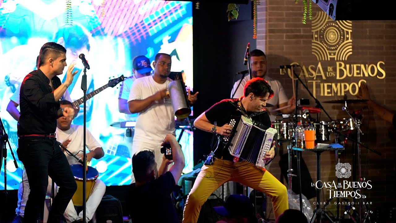 MI PROPIA HISTORIA (en vivo) - LOS DE JUANCHO by Juancho de la Espriella