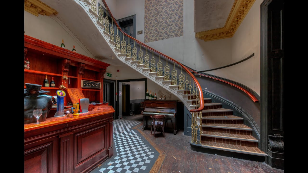 Abandoned Pub/Restaurant - ENGLAND