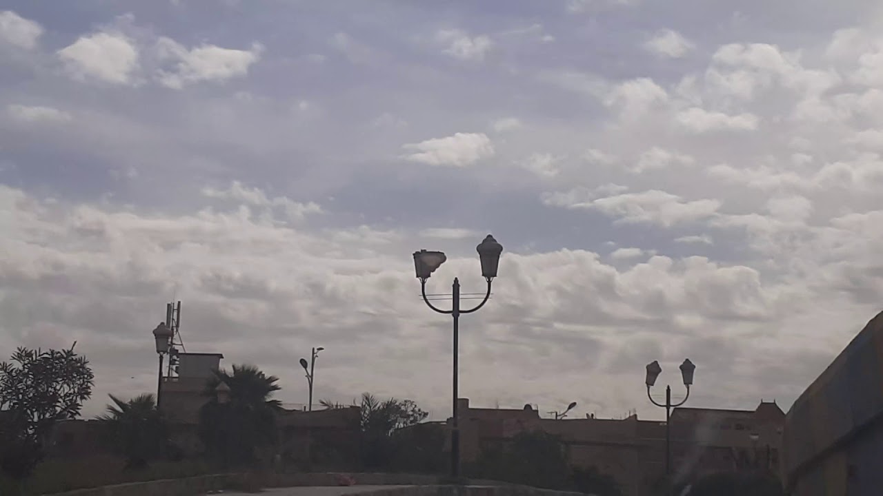 بسكرة : من مدخل طريق باتنة الي وسط المدينة.