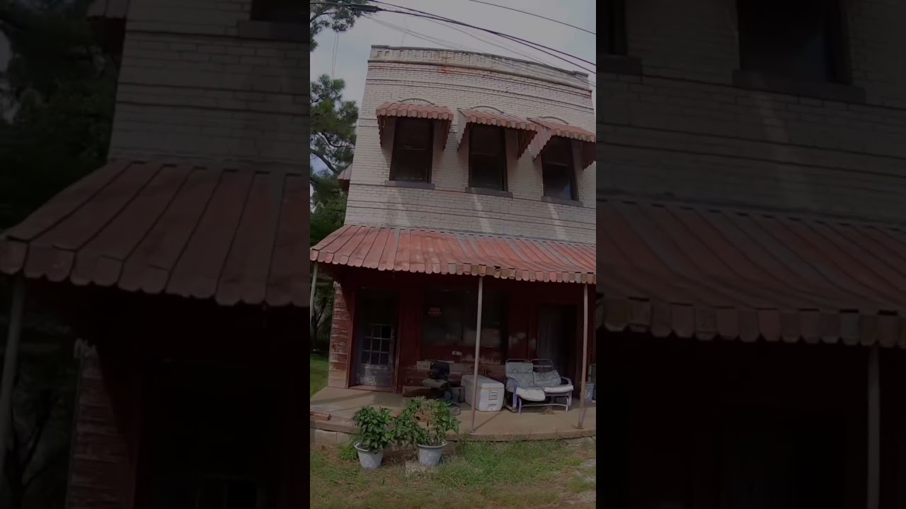 Sitting on the front porch in Kentucky @RuralRoutesUSA #kentucky #abandoned #hauntedhouse