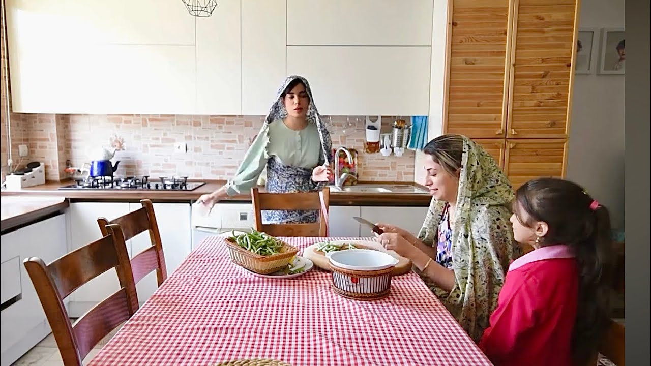 A Taste of the 80s | Cooking Nostalgic Iranian Lubia Polo with My Neighbor 🍛🕰️