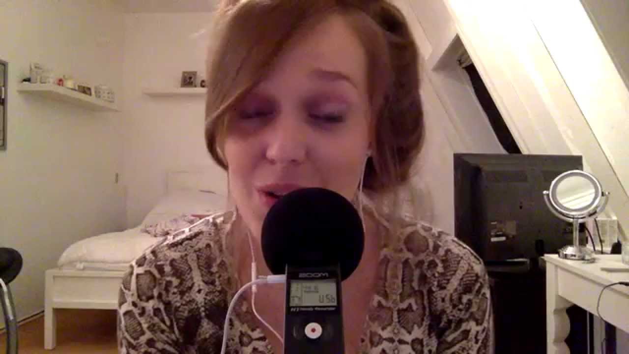 ASMR Dutch * Close up whisper * Counting * Touching brushing mic * Alphabet