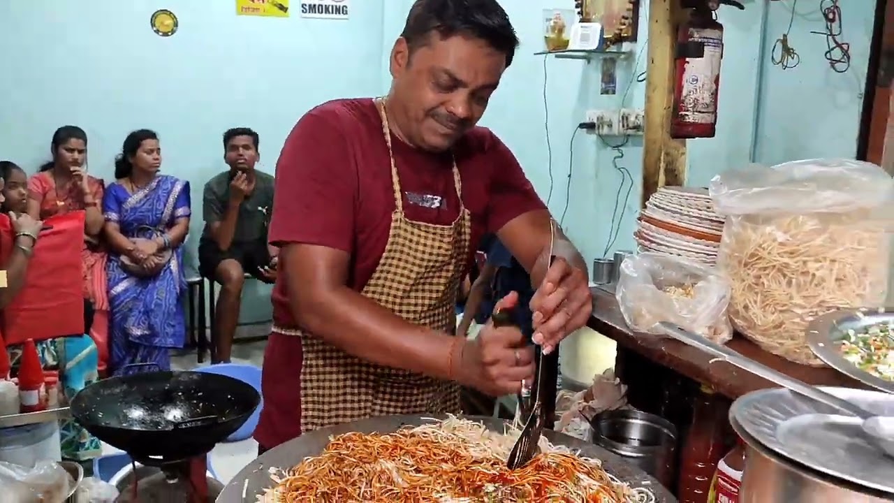 600 km dur sai logg aa rahe hai Sirf ye khane 😱 | World's Viral Honest Man | Nagpur street chef.