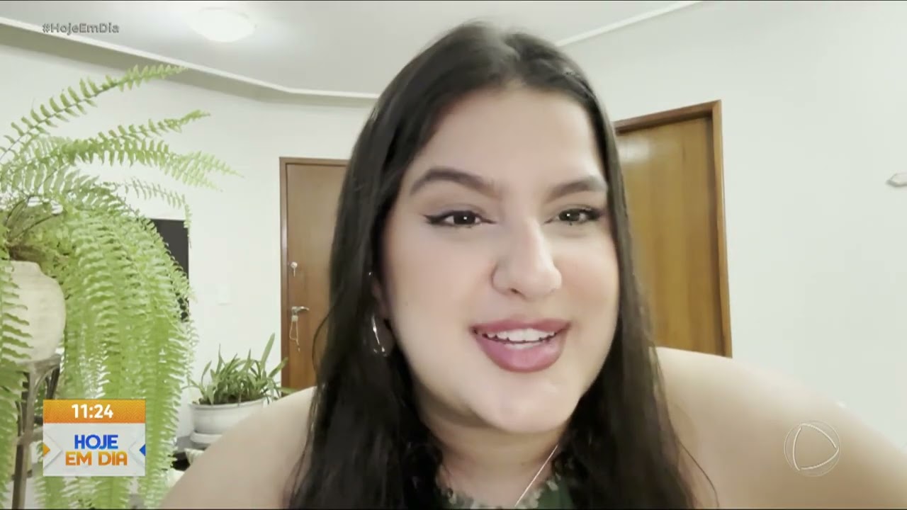 Bombou nas Redes: Conheça Bruna Lipiani, que viralizou nas redes sociais cantando em bares