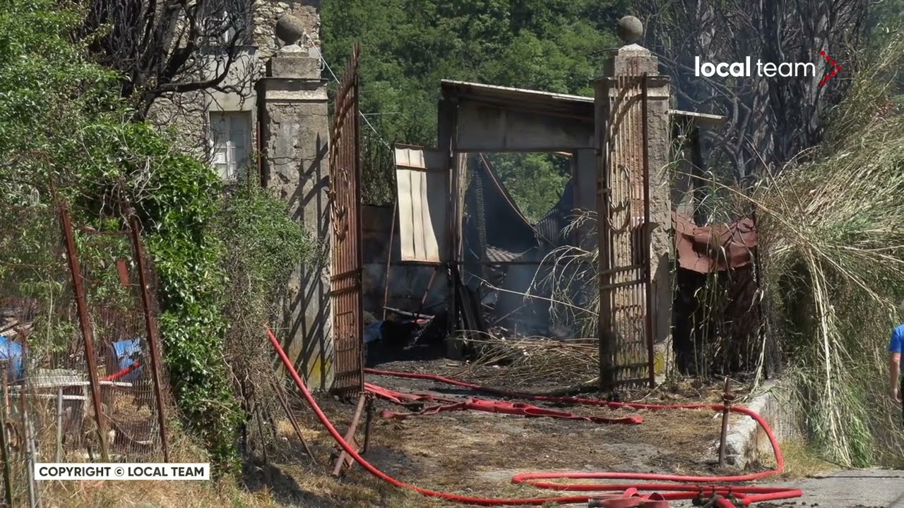 Incendio in Val Bisagno, a fuoco sterpaglie e vegetazione