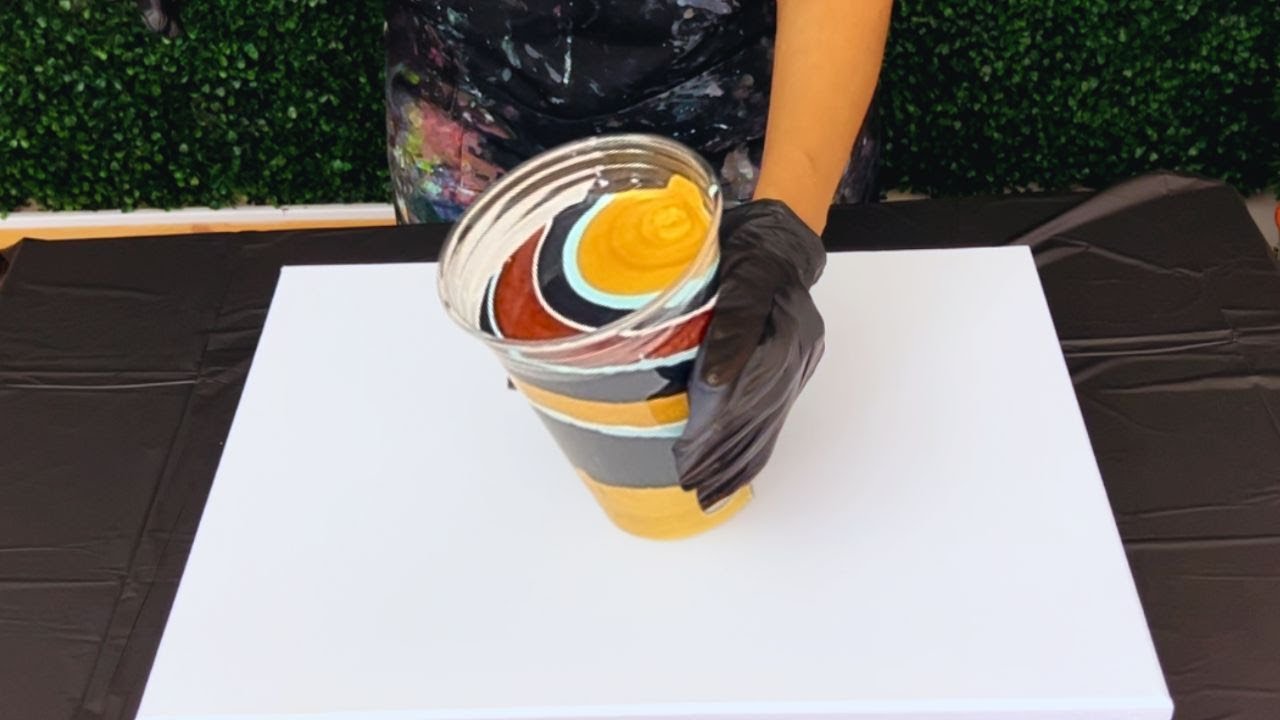 Create Beautiful Paintings with These Two Fluid Acrylic Techniques